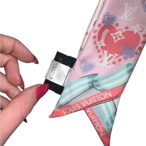 LOUIS VUITTON RARE REVERSIBLE 100% SILK BANDEAU SCARF W/ COA - Picture 11 of 11